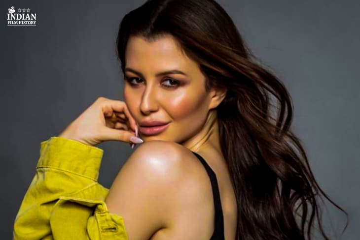 Giorgia Andriani Sets Temperatures Soaring In Dubai