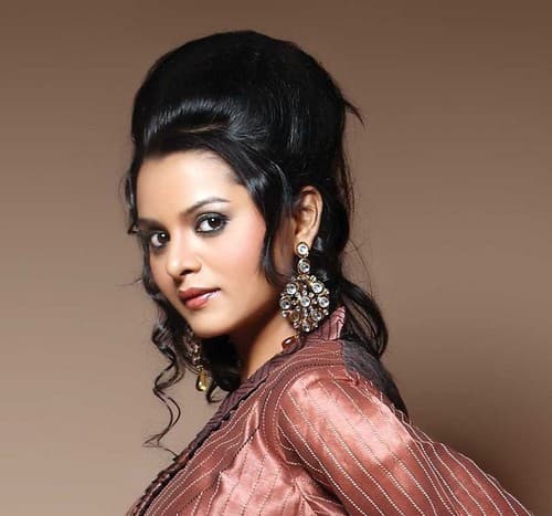 Khushboo Tawde — Supporting Actress