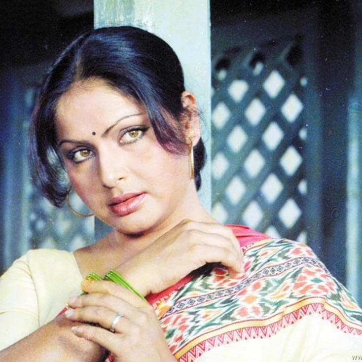 Rakhee Gulzar — Supporting Actress