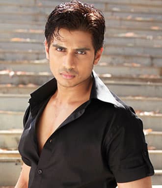 Shiv Pandit — Supporting Actor