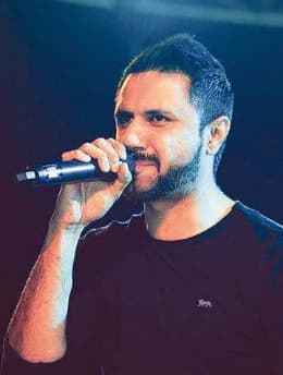 Mustafa Zahid — Singer