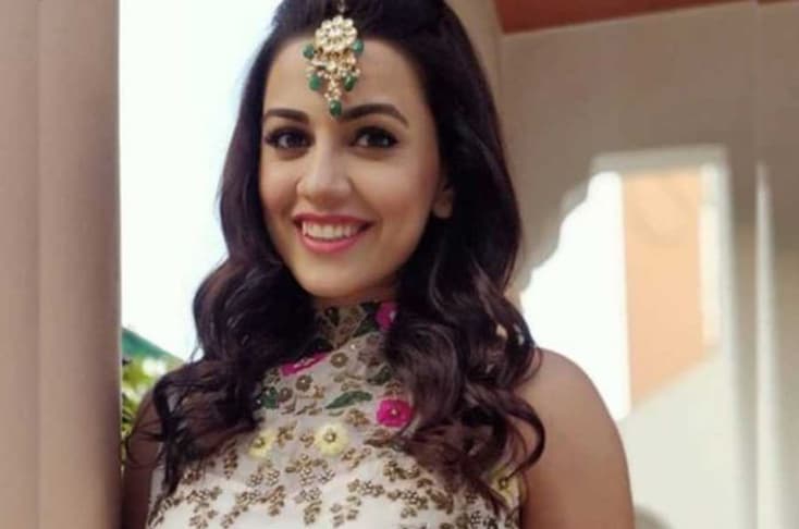 Esha Kansara stuns in her latest picture