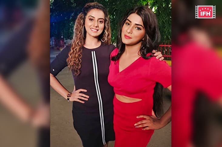 Shruti Rao Shares BTS Pictures With Akshara Singh From Their Film ‘Sabka Baap Angutha Chhap'