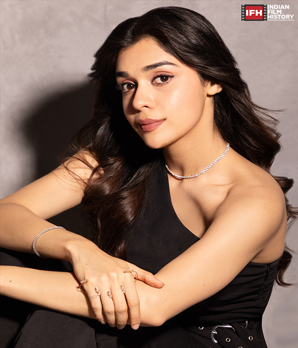 Eisha Singh‬