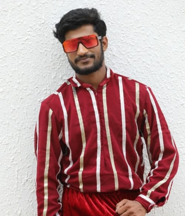  Huli Karthik