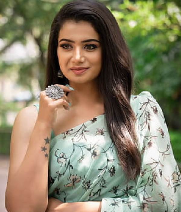 Vj Parvathy