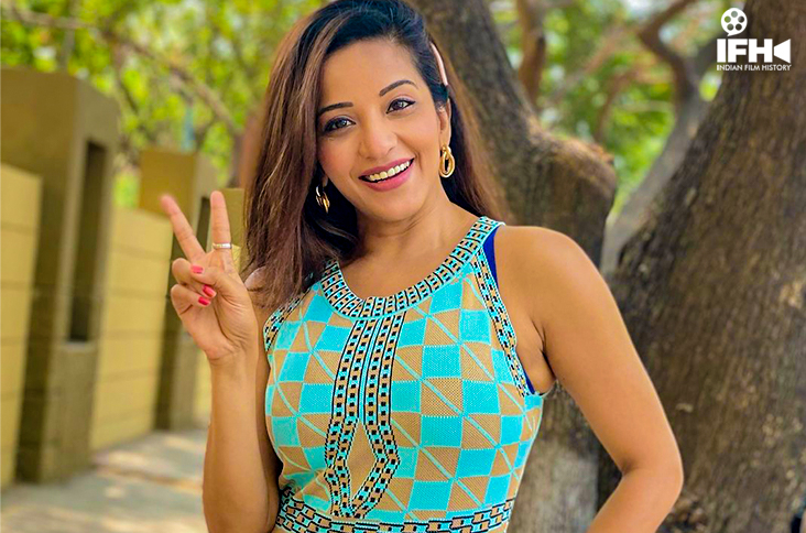 Monalisa Entertains Fans With Her Dancing Skills On Bollywood Song ‘Jaane Kyun’